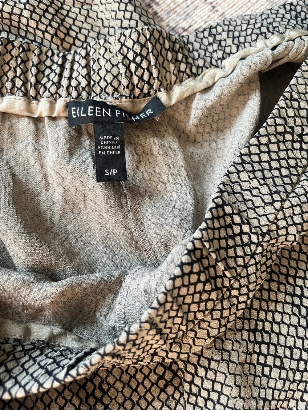 Eileen Fisher 100% Silk Washable Crepe Pants in snakeskin pattern - small